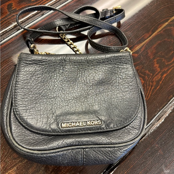 Michael Kors Black Textured Crossbody Bag - Picture 2 of 8